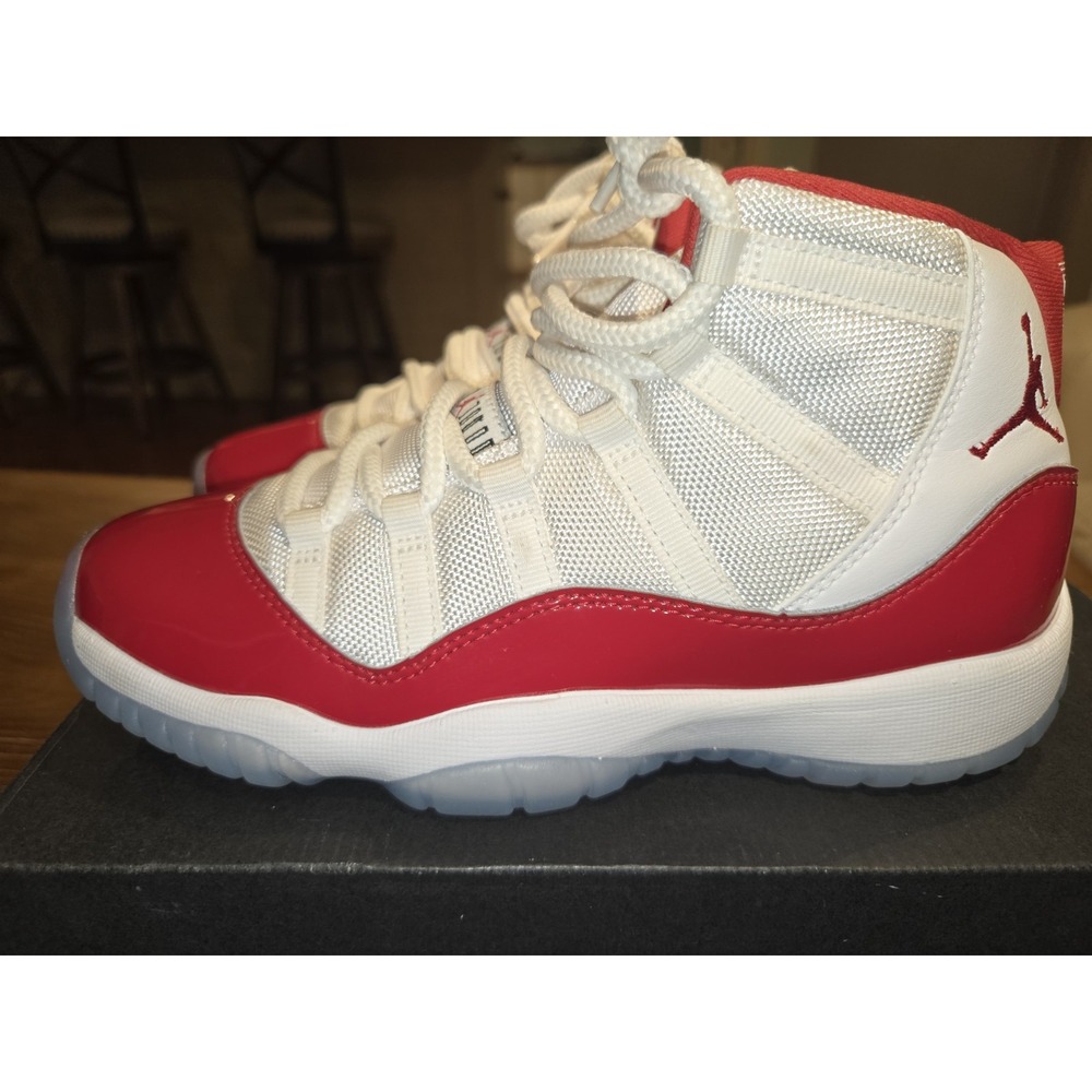 Air Jordan 11 Retro GS Cherry 378038-116 White/Varsity Red Size 5.5Y